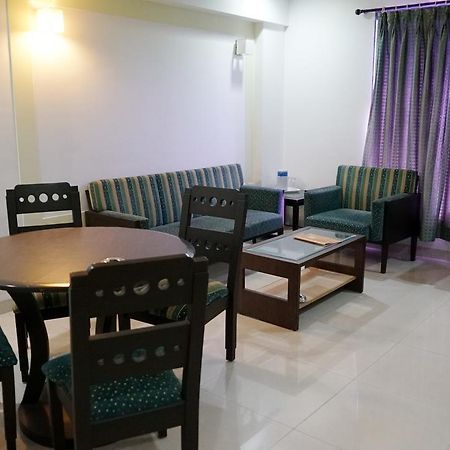 Le Royale Hotel Dadra Buitenkant foto