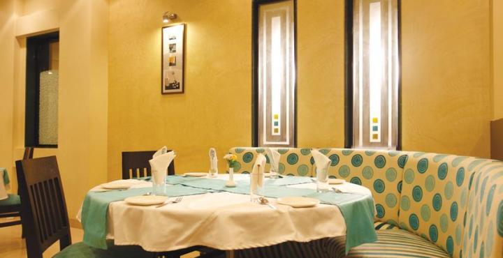 Le Royale Hotel Dadra Buitenkant foto