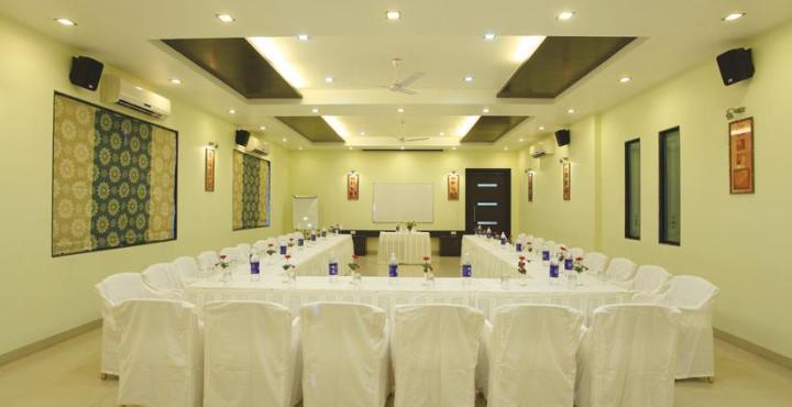 Le Royale Hotel Dadra Buitenkant foto