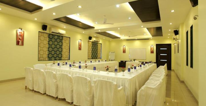 Le Royale Hotel Dadra Buitenkant foto