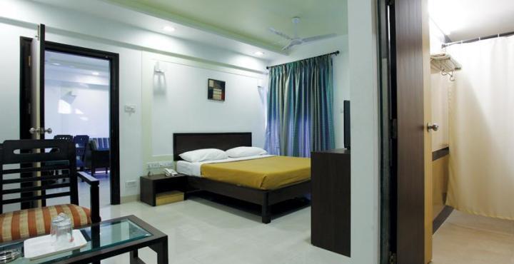 Le Royale Hotel Dadra Buitenkant foto